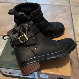 EUC Muck women’s Liberty ankle boots